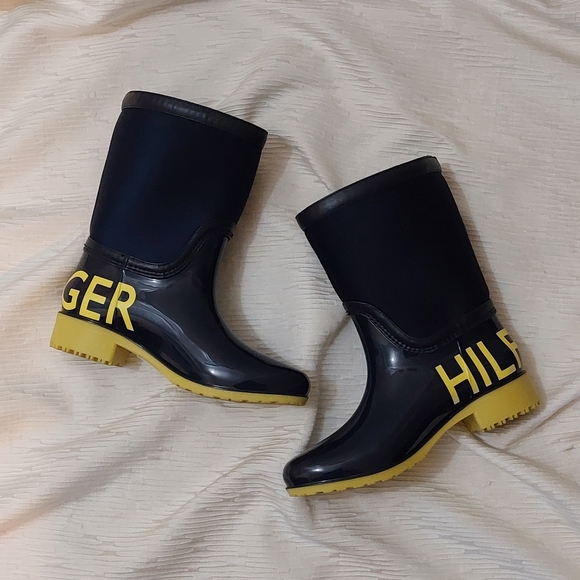 Tommy Hilfiger rain boots size 7 - Picture 3 of 9
